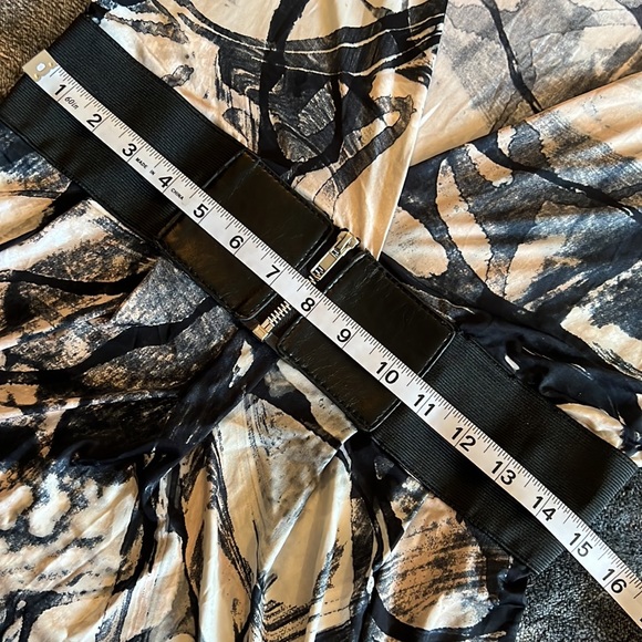 Charlotte Russe White Tan Black Elastic Splatter Waist Belt Surplice Top size M - Picture 7 of 8